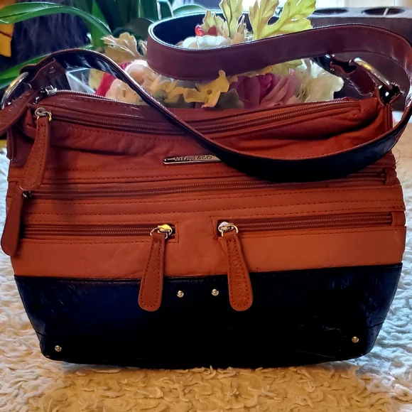 Leather stone and co. 2 color tone black and brown purse - Picture 1 of 4